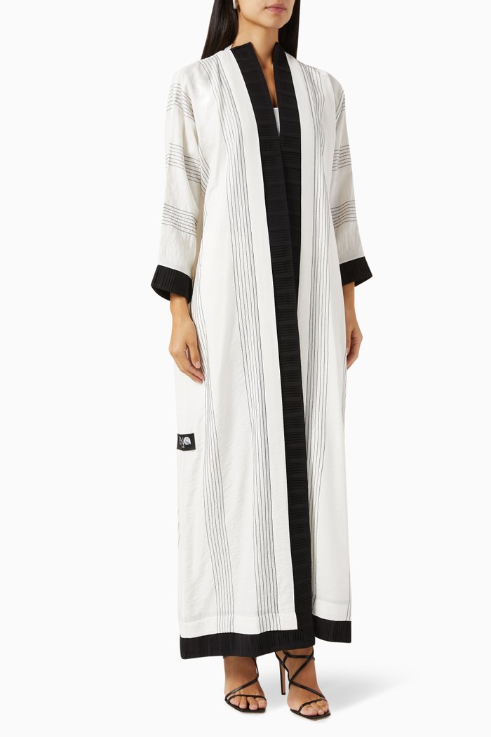 

Contrast Abaya in Crepe, White