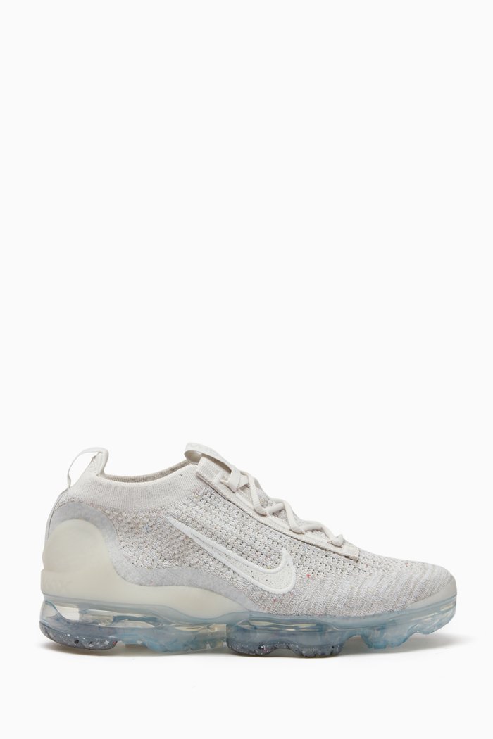

Air VaporMax 2021 Sneakers in Flyknit, White