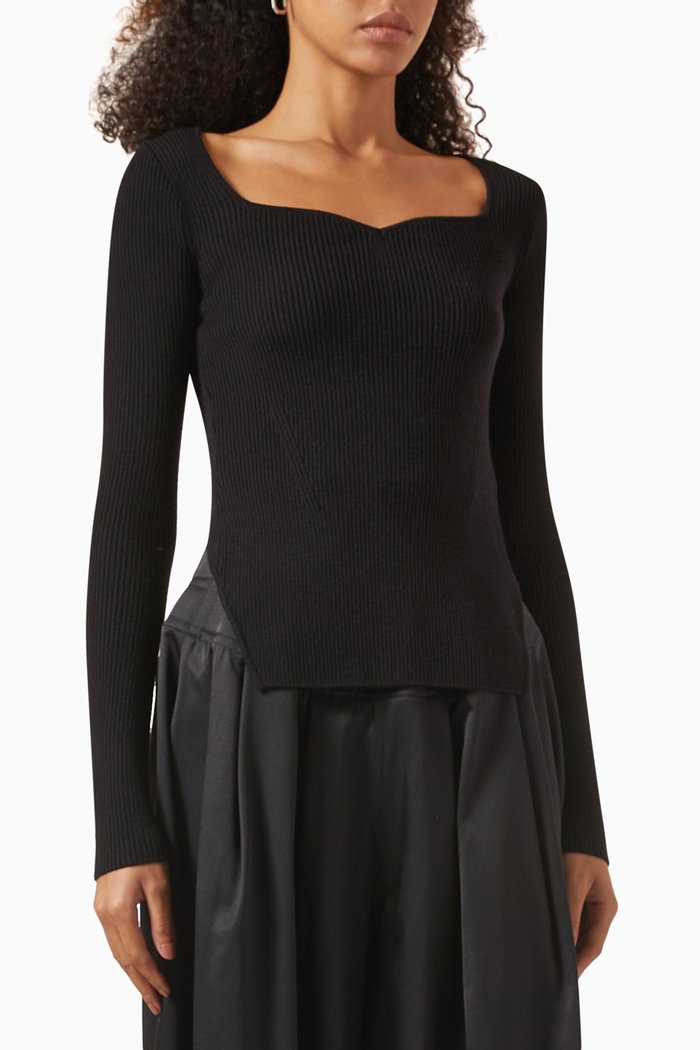 

Scallop-neck Ribbed Top in Wool-knit, Black