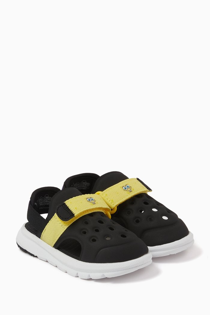 x Spongebob Evolve Sandals in Textile, Black