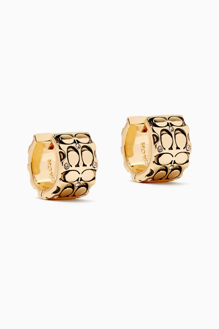 

Quilted C Huggie Earrings in Metal, Gold