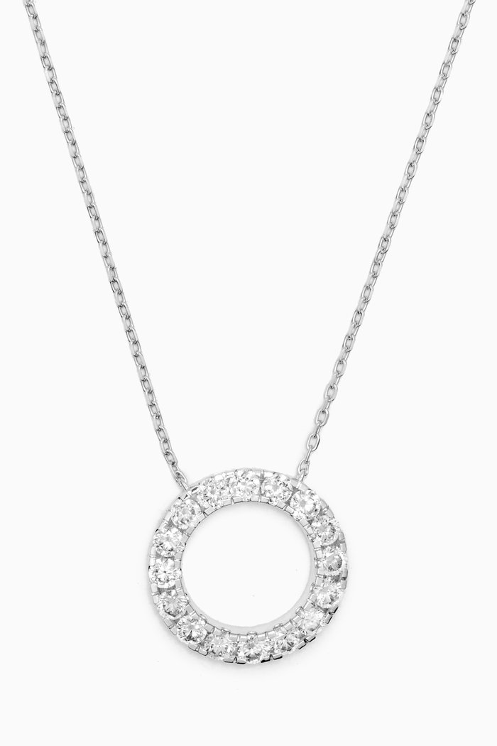 

Chique Circle Pendant Necklace in 18kt White Gold