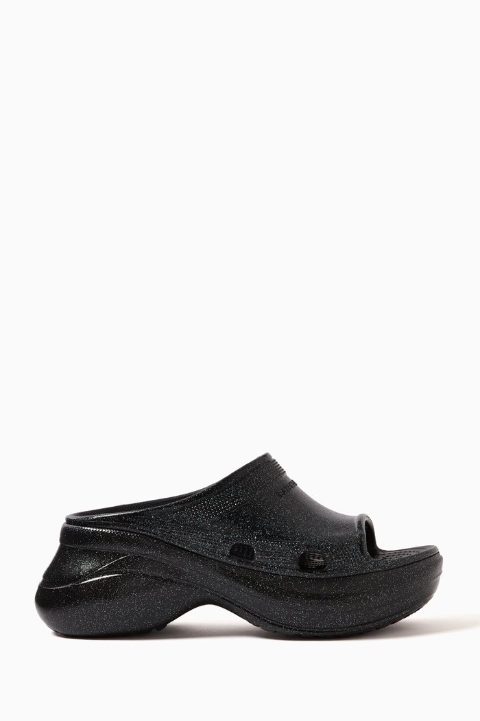 

x Crocs™ Pool Slide Sandal in Glitter Rubber, Black