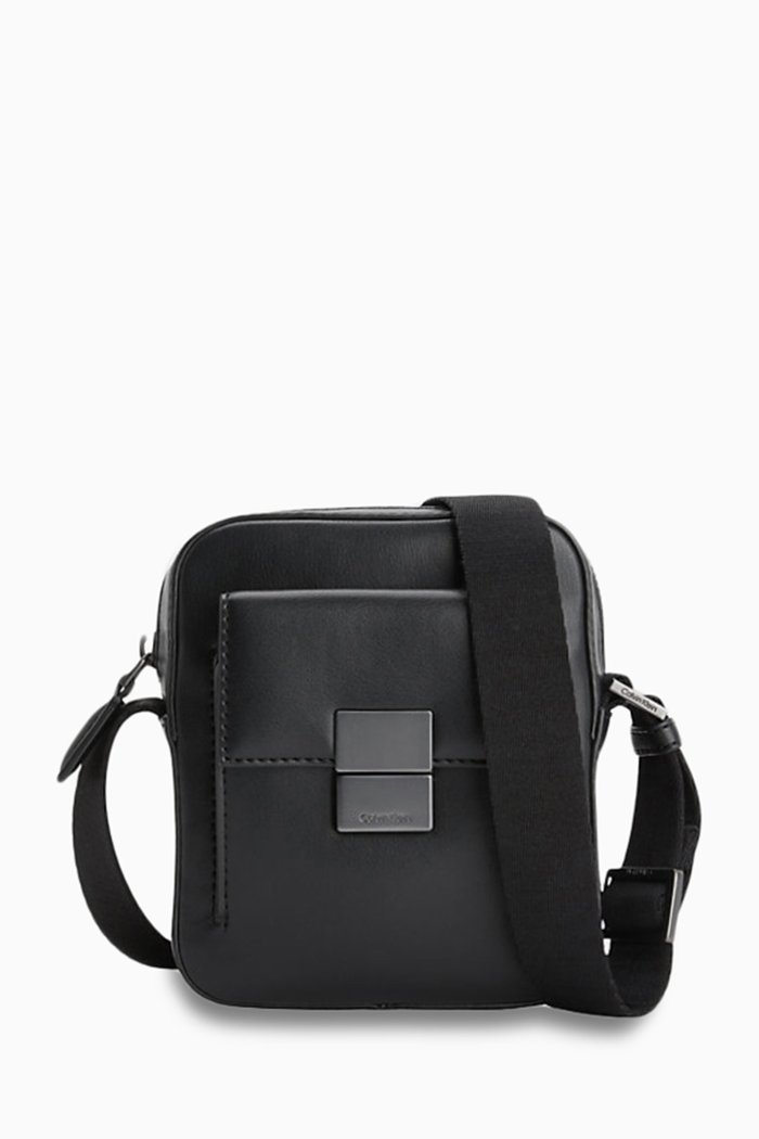 

Iconic Crossbody Bag in Recycled Blend Faux Leather, Black