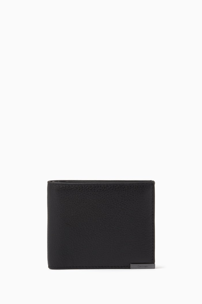 

Plaque Logo Bi-fold Wallet in Leather, Black