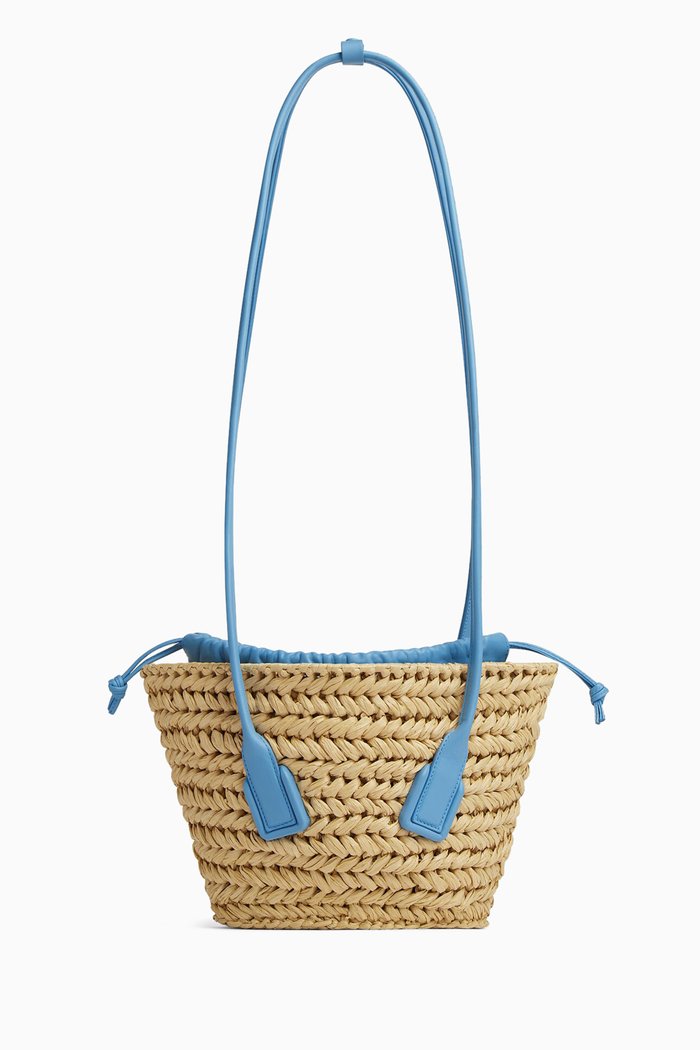 Small Arco Basket Bag in Raffia & Nappa, Neutral