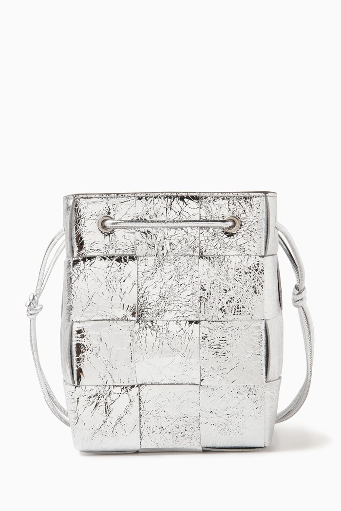 

Small Cassette Crossbody Bucket Bag in Laminated Intreccio Leather, Silver