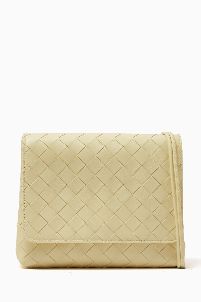 

Mini Cassette Handbag in Intrecciato Leather, Neutral