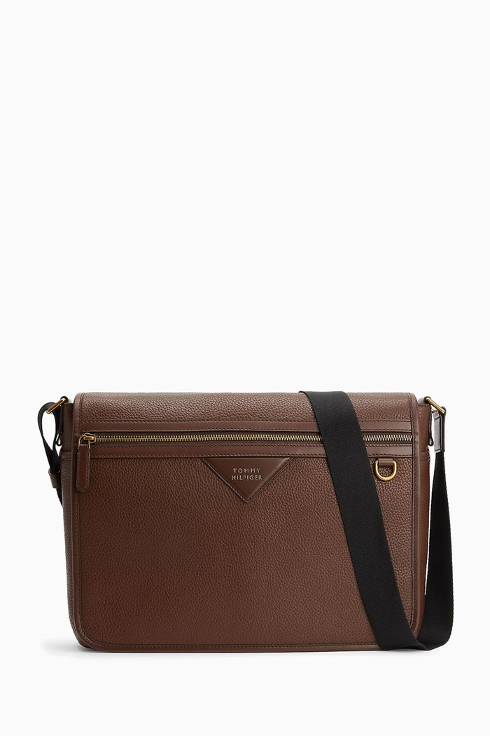 

TH Messenger Bag in Premium Leather, Brown
