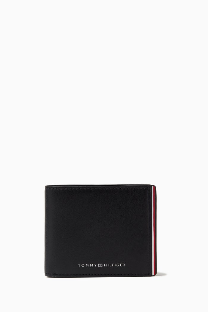 

Small TH Corporate CC Bi-fold Wallet in Leather, Black