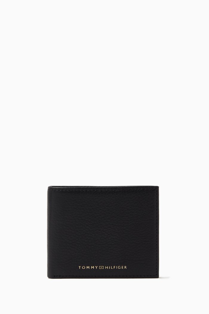 

Small TH Premium Logo CC Bi-fold Wallet in Leather, Black