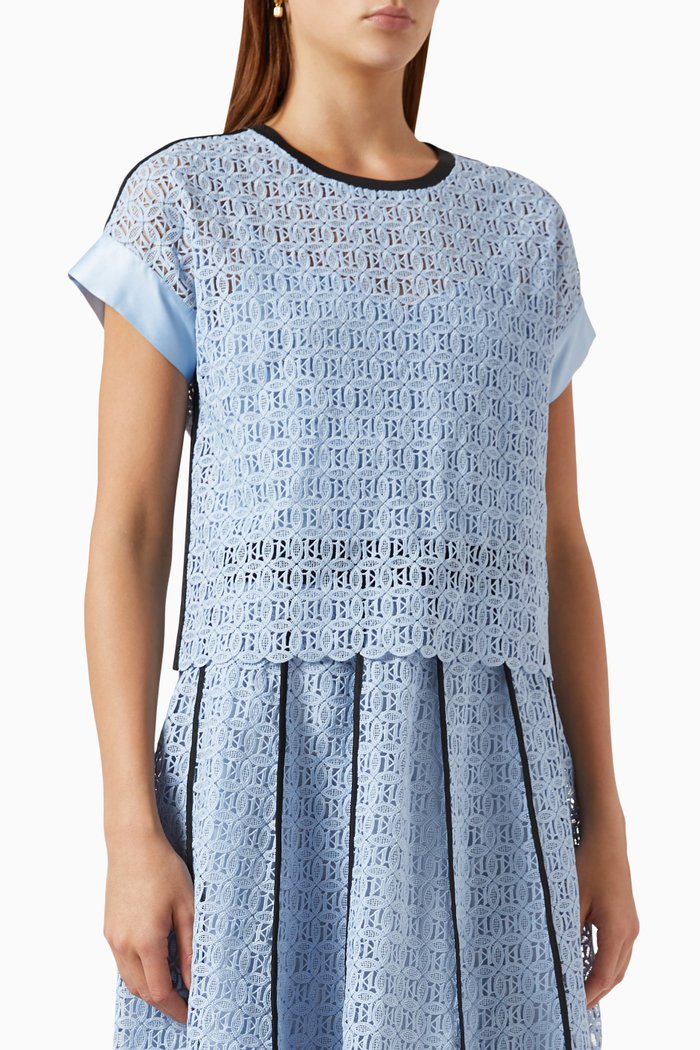 

Embroidered Top in Lace, Blue