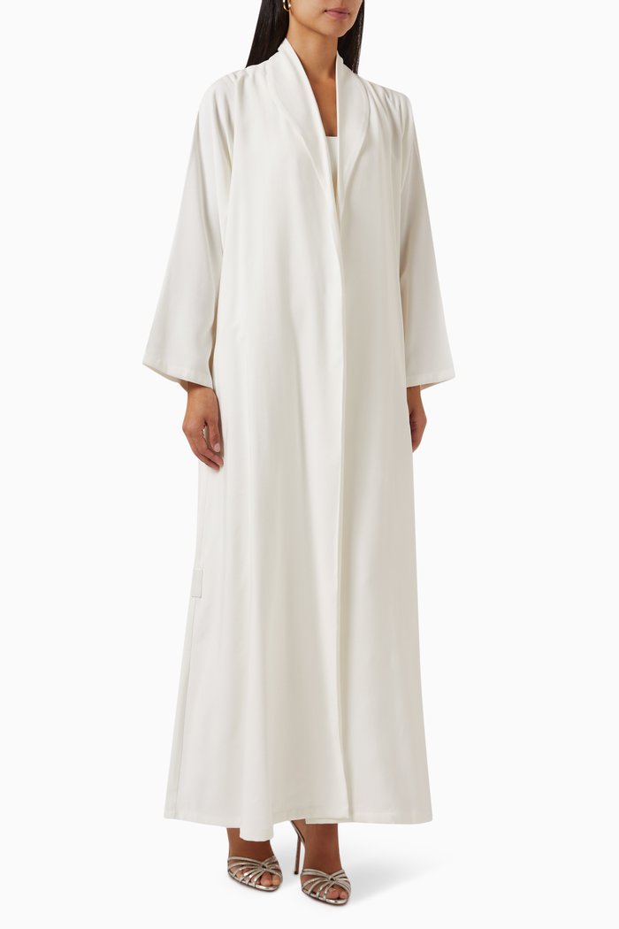 

Zainah Abaya in Crush Cotton, Neutral
