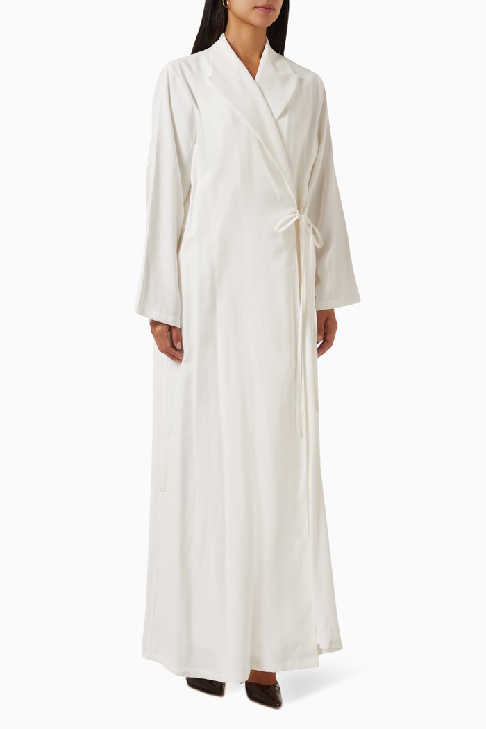 

Peak Lapel Jacket Abaya with Side Ribbon in Crush Cotton, Neutral