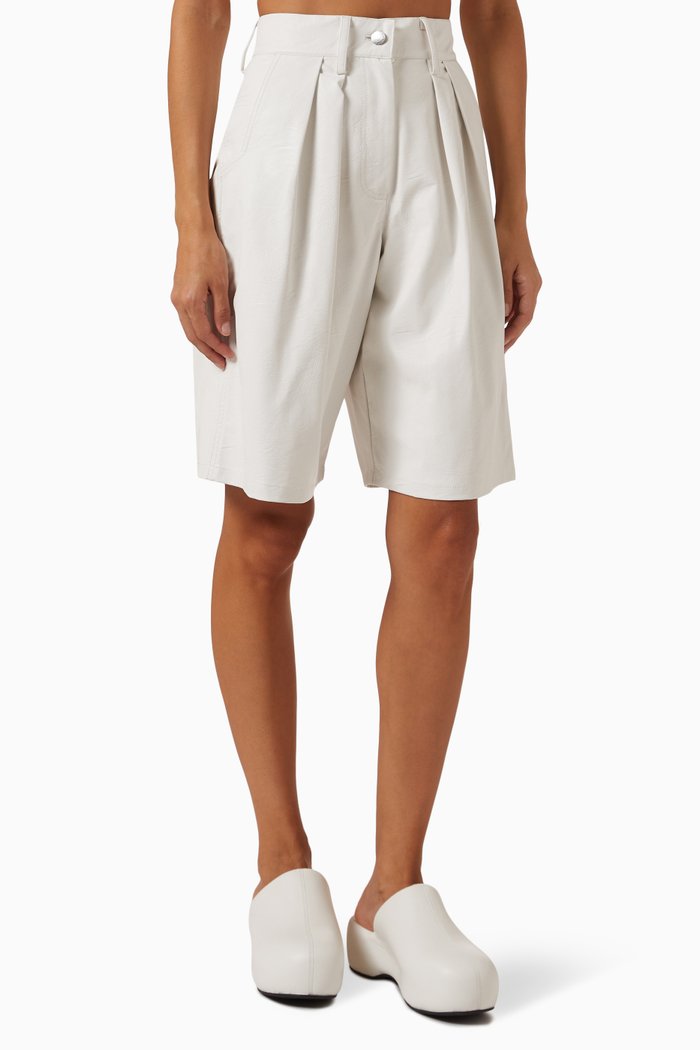 

Didi Bermuda Shorts in Vegan Leather, Neutral