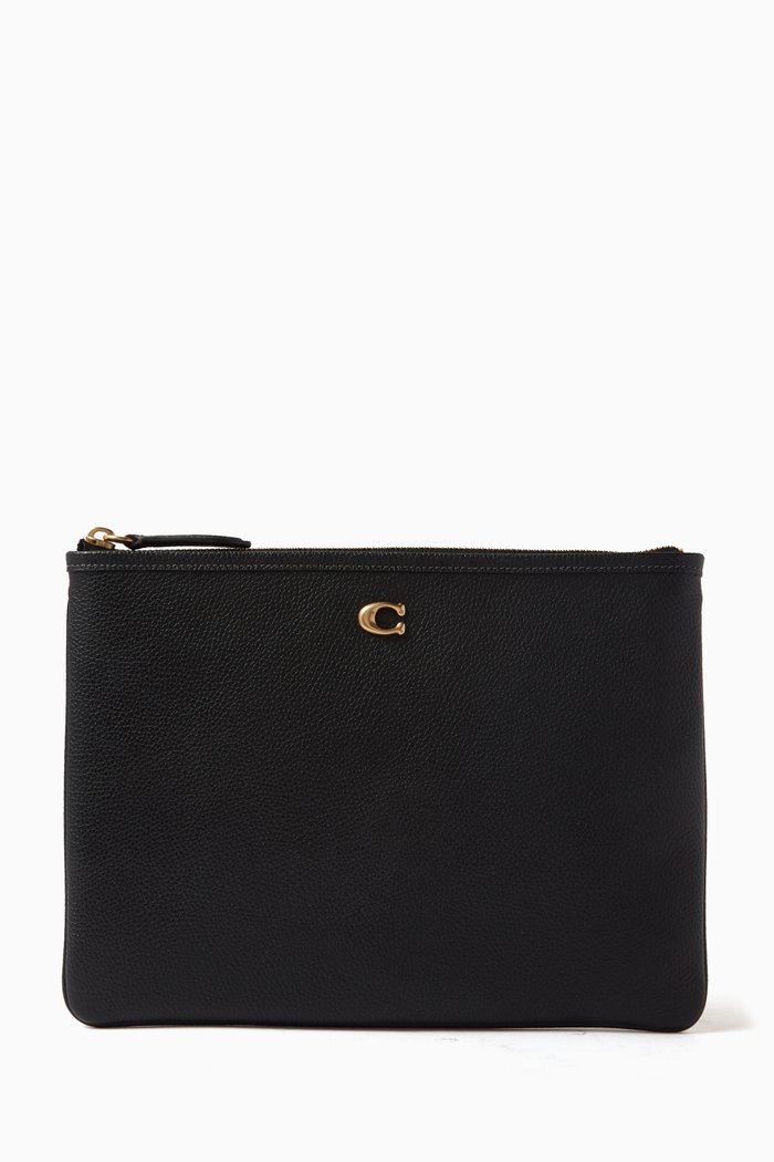 

Essential Pochette 28 in Pebbled Leather, Black