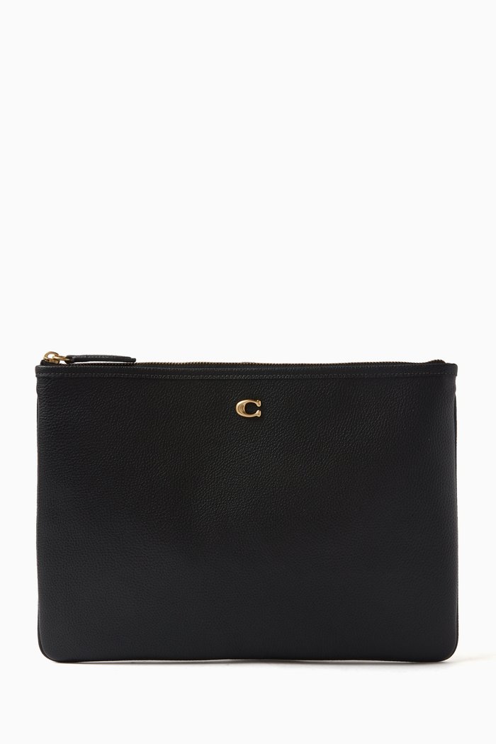 

Essential Pochette 33 in Pebbled Leather, Black