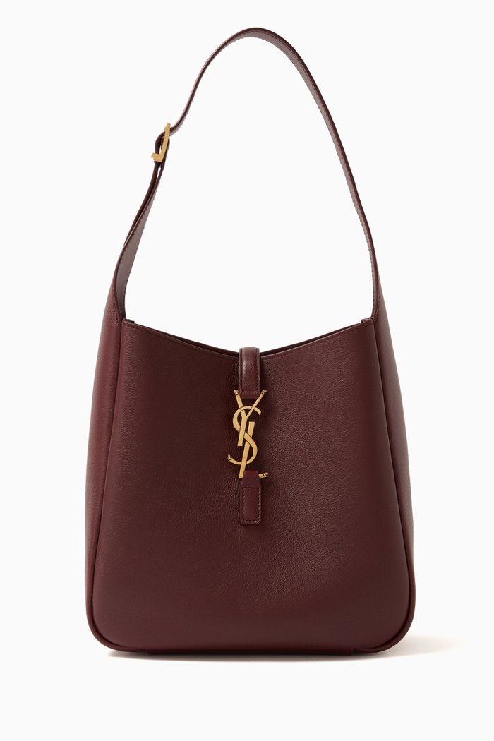 

Le 5 À 7 Soft Small Hobo Bag in Smooth Leather, Red