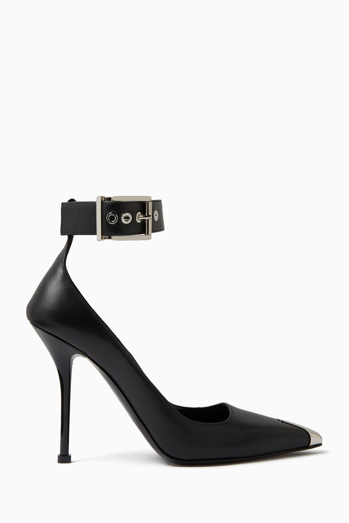 

Metal Cap Point-toe Pumps in Leather, Black