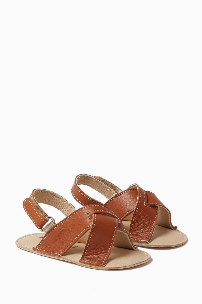 

Cross Strap Sandals in Leather, Brown