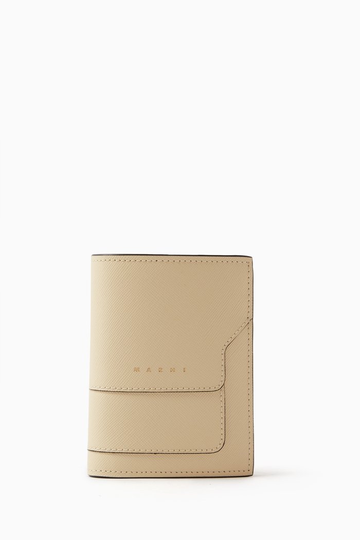 Bi-fold Wallet in Calf Leather, Neutral
