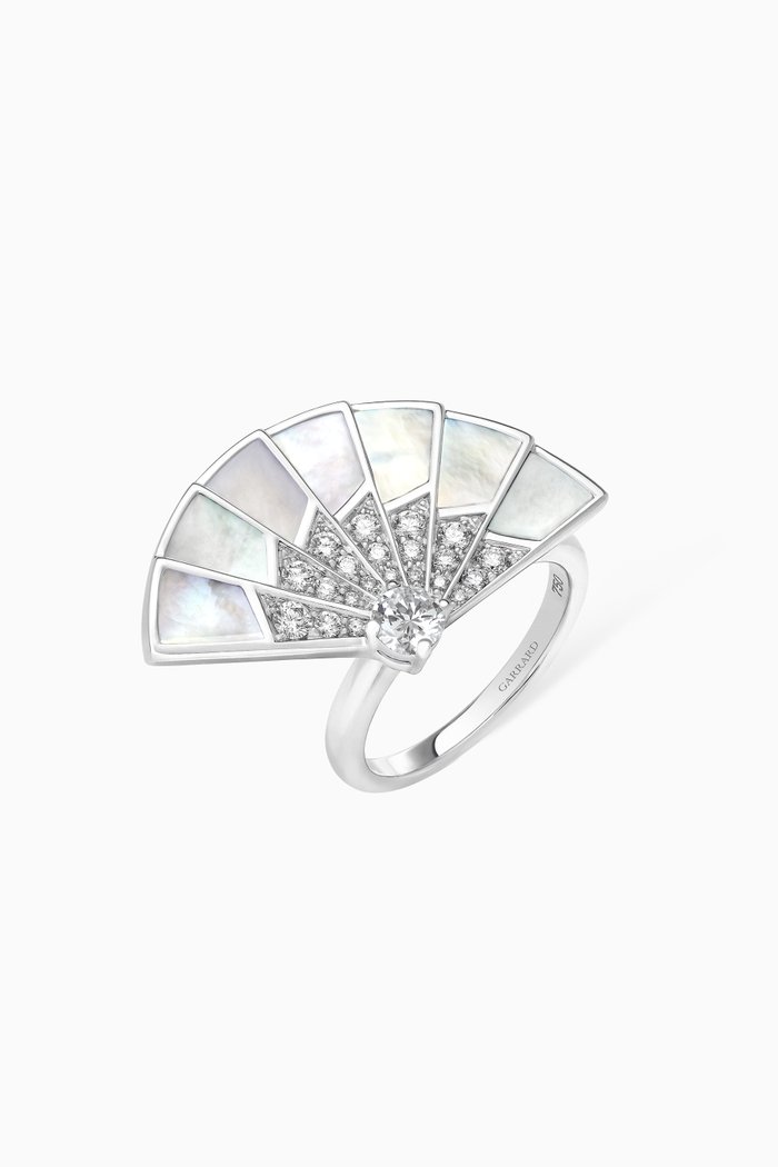 

Fanfare Symphony Mother of Pearl & Diamond Ring in 18kt White Gold