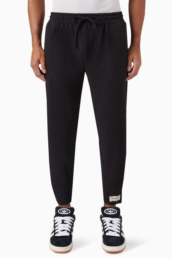 

Tapered Pants in PLISSE100©, Black