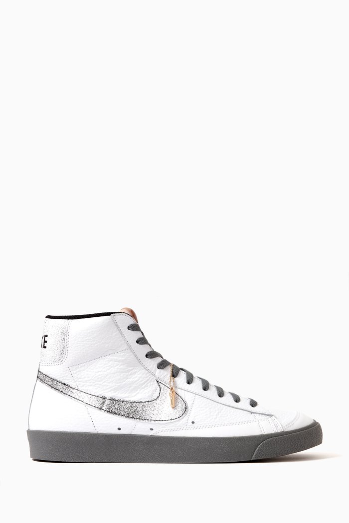 

Blazer Mid '77 Sneakers in Leather, White