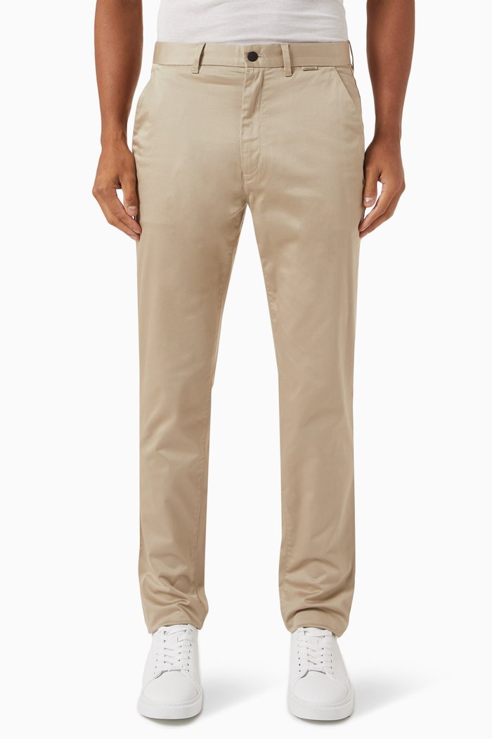 

Slim Fit Chinos in Stretch Satin, Neutral
