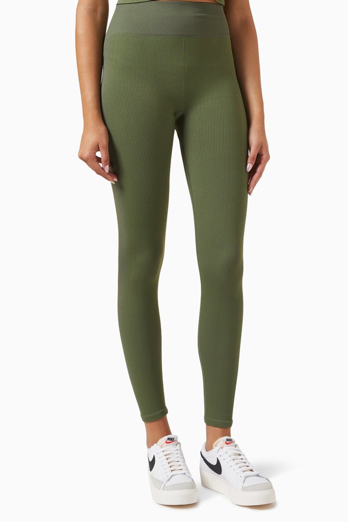 

Ribbed Seamless Midi 7/8 Pants in Stretch Nylon, Green