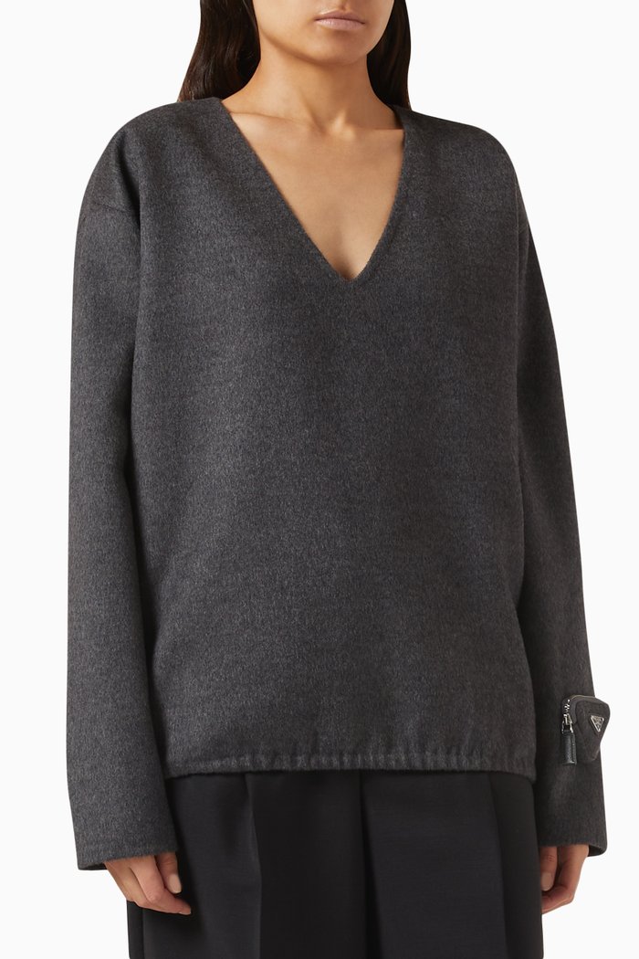 

Triangle Logo Top in Wool, Grey
