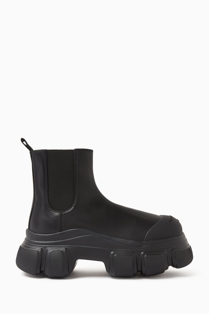 

Storm Chunky Chelsea Boots in Calfskin Leather, Black