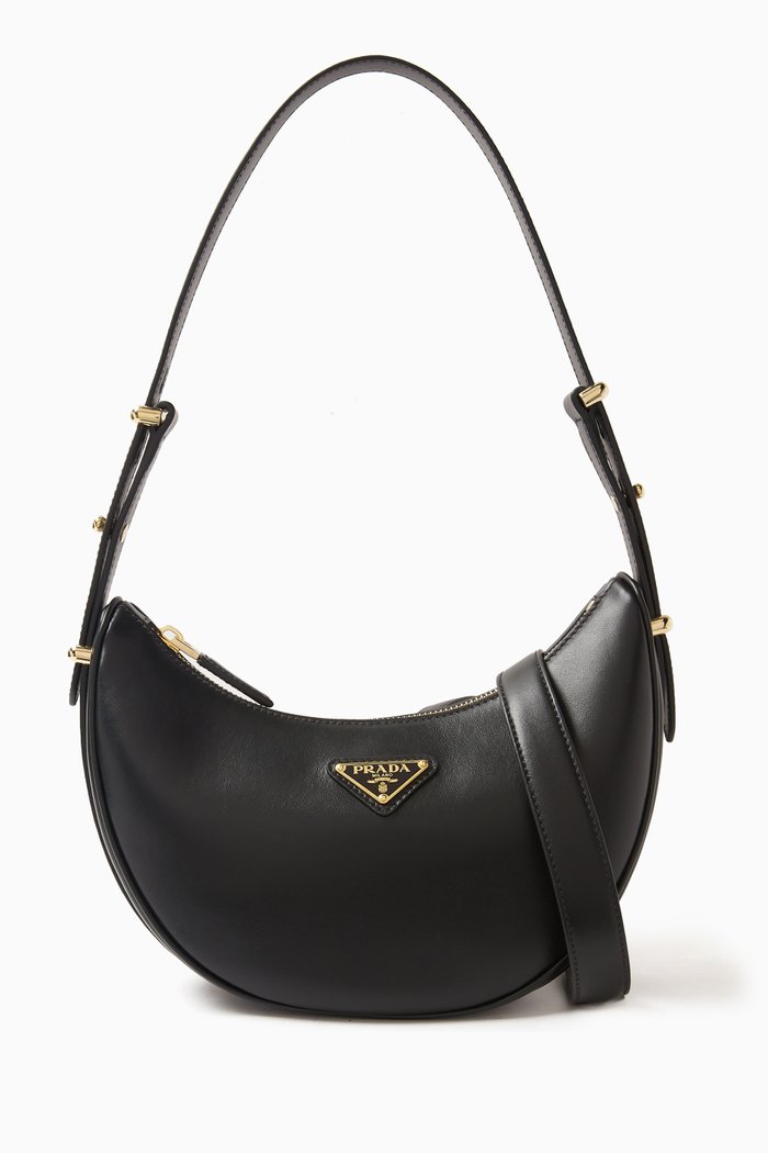 

Curved Shoulder Bag in Nappa Leather, Black