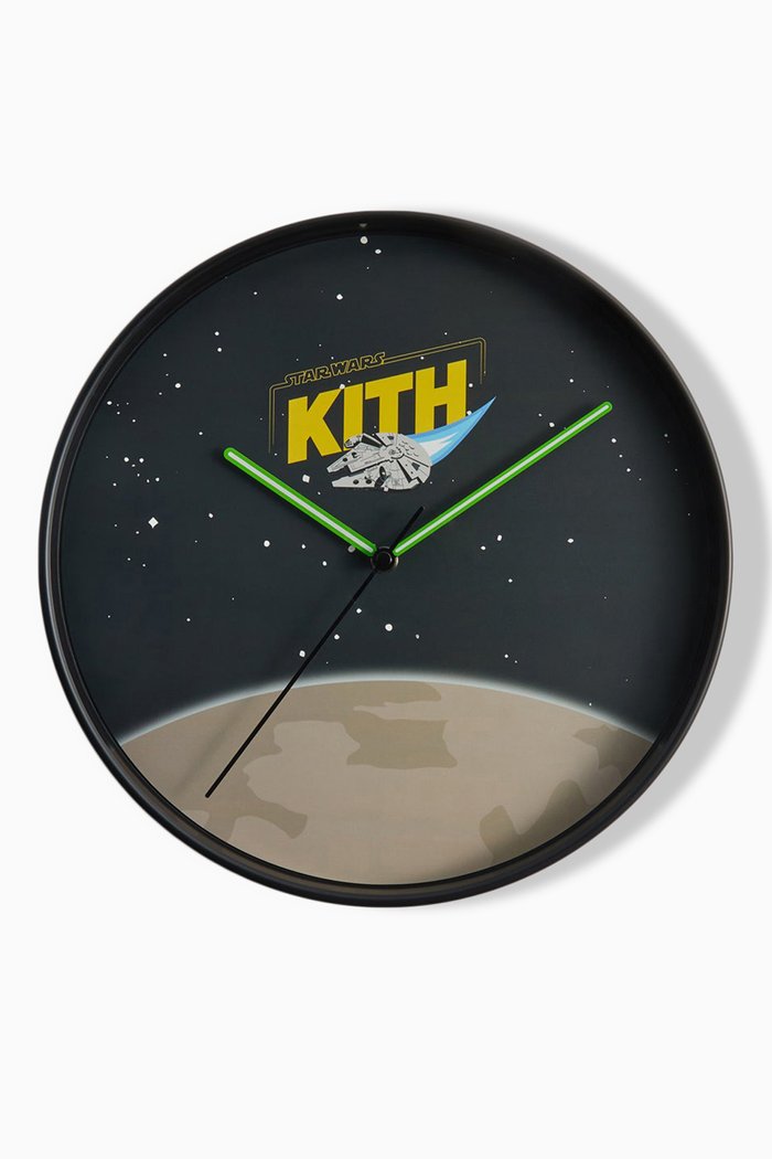 

x Star Wars Millennium Falcon Ship™ Wall Clock, Black