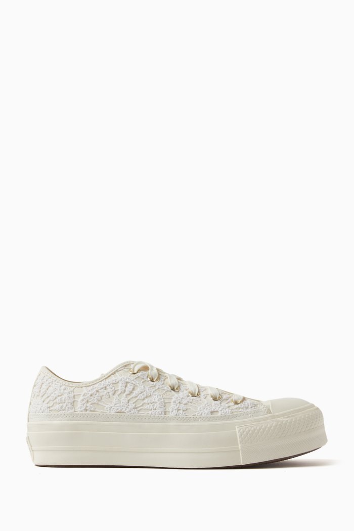 Chuck Taylor All Star Lift Low Top Sneakers in Embroidered Canva, White