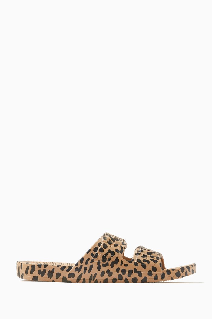 Leo Camel Slide Sandals in Rubber, Brown