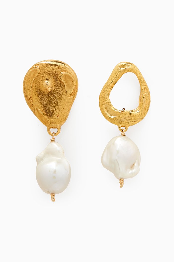 

Infernal Storm Pearl Drop Earrings in 24kt Gold-plated Bronze, White