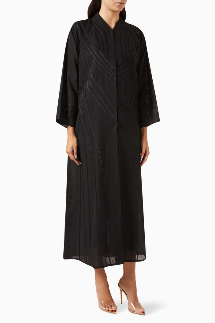 

Abstract Piping Abaya in Linen, Black