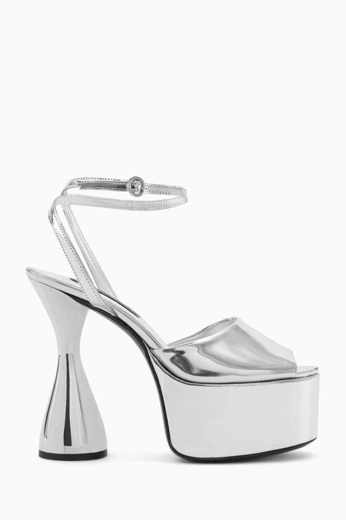 

Curvy Platform Sandals in Patent Leather, Silver