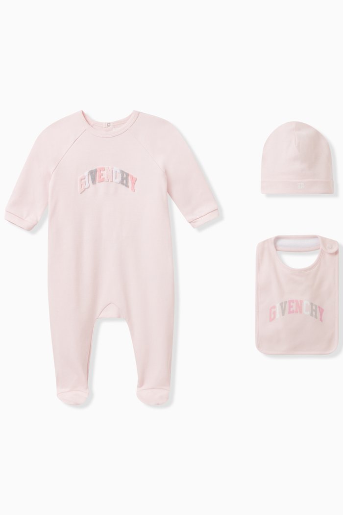 

Logo Appliqué Hat, Bib and Sleepsuit Set in Cotton, Pink