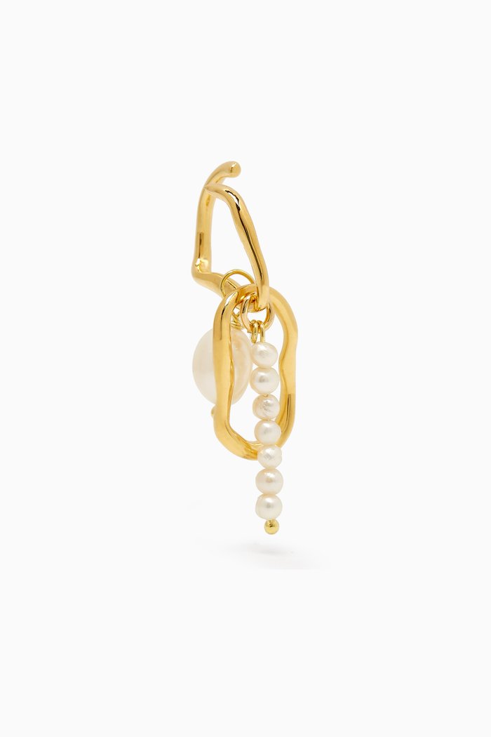 

Hola Pearl Single Left Ear Cuff in 18kt Gold-plated Silver, White