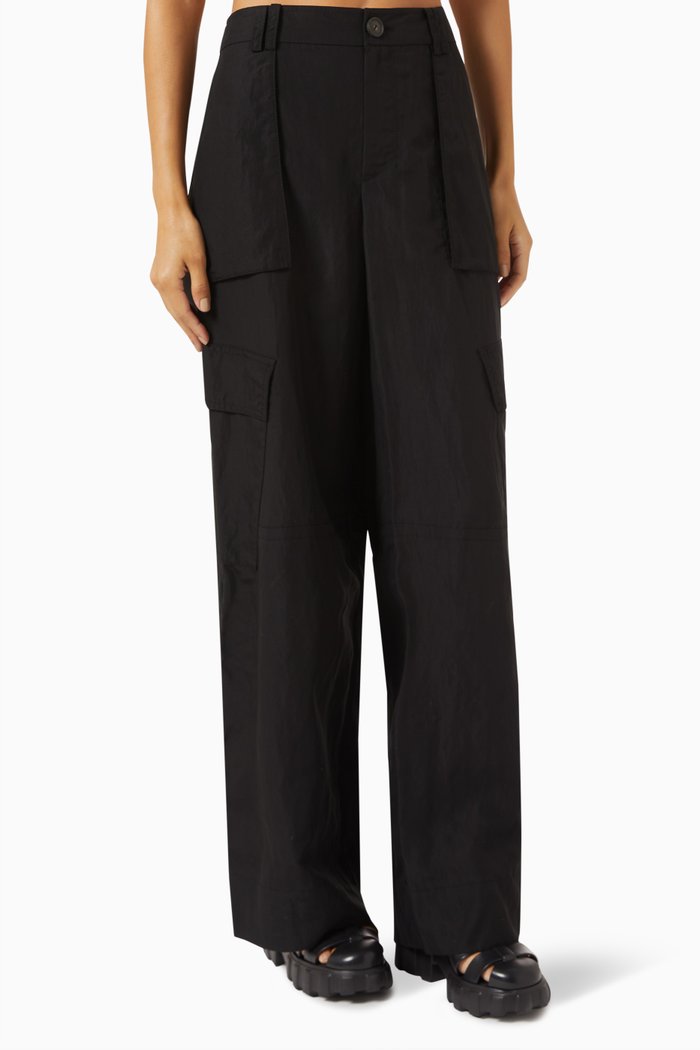 

Mid-rise Fluid Cargo Pants in Tencel™, Black
