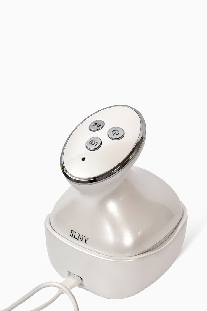 

Cloud Nine - Red LED Hair Growth-Stimulating Scalp Massager, Colourless