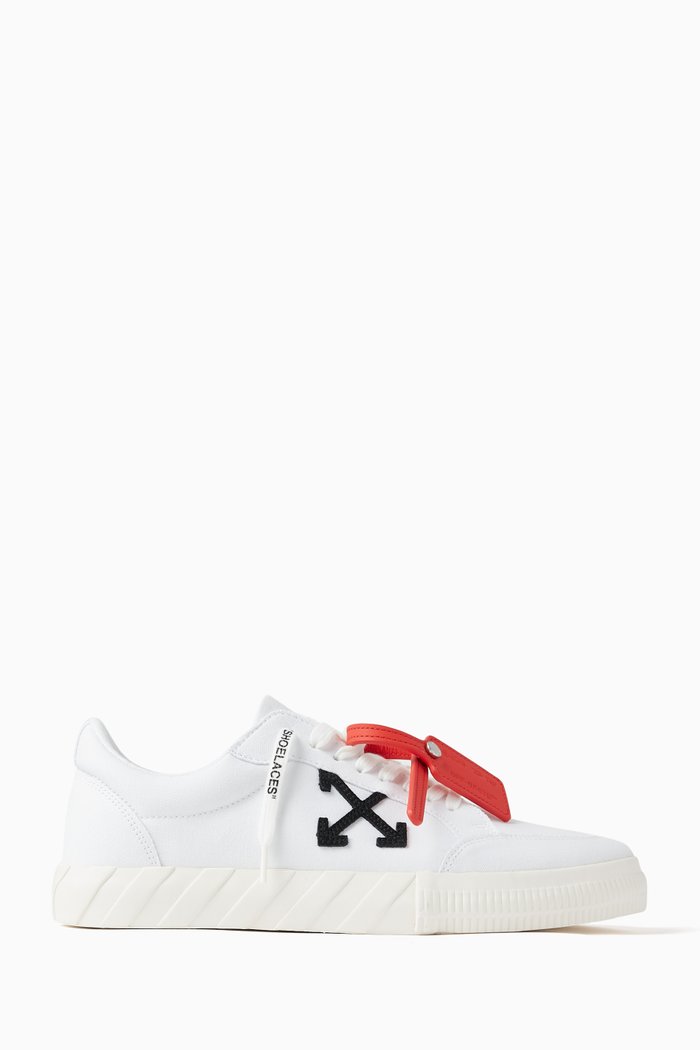 Low Vulcanized Sneakers in Canvas, White