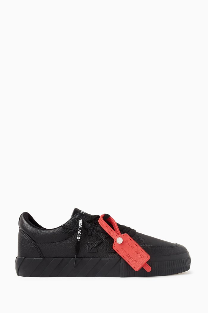 

Low-top Sneakers in Calf Leather, Black