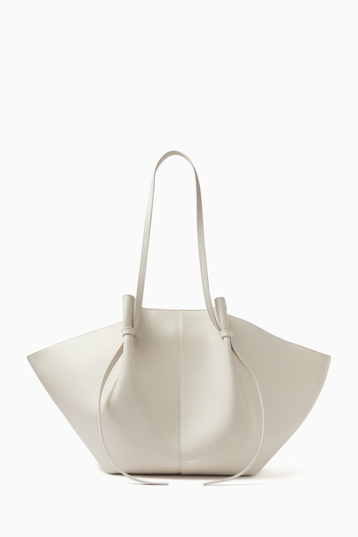 

Large Mochi Tote Bag in Smooth Leather, Neutral