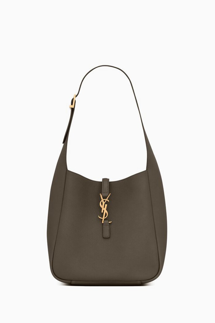 

Le 5 À 7 Soft Small Hobo Bag in Smooth Leather, Green