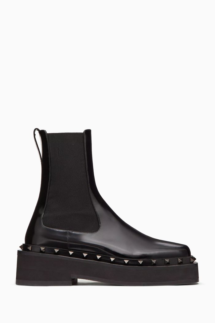

Valentino Garavani Rockstud Boots in Calf Leather, Black