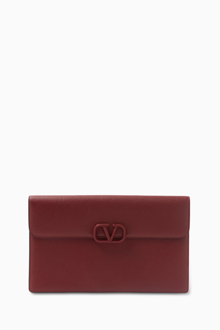 

Valentino Garavani Large VLOGO Flat Pouch in Grained Leather, Burgundy