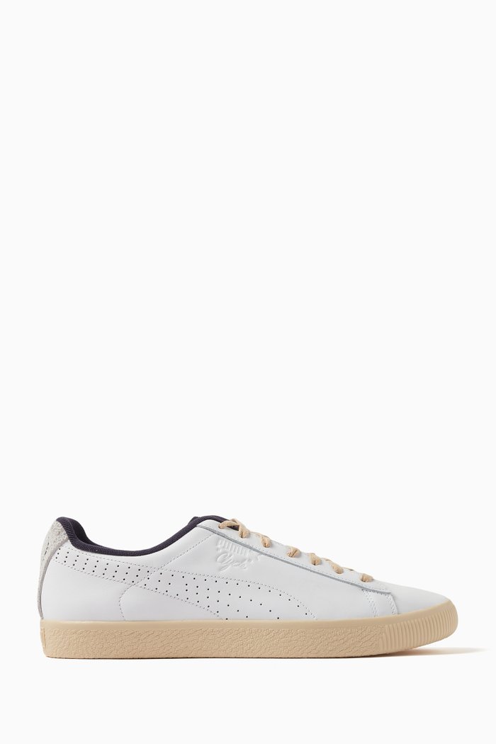

Clyde Service Line Low-top Sneakers in Leather, White